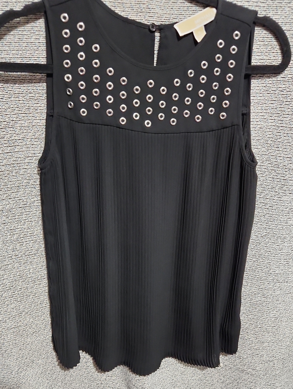 Michael Kors Black Sleeveless Grommet-Detail Pleated Blouse